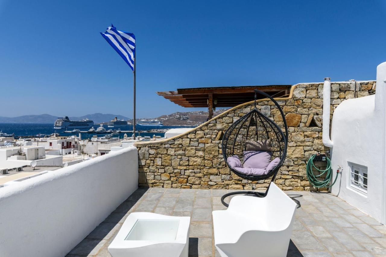 Floral With Marvelous View To Villa